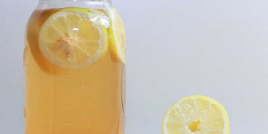 Lemon vinegar for cleaning